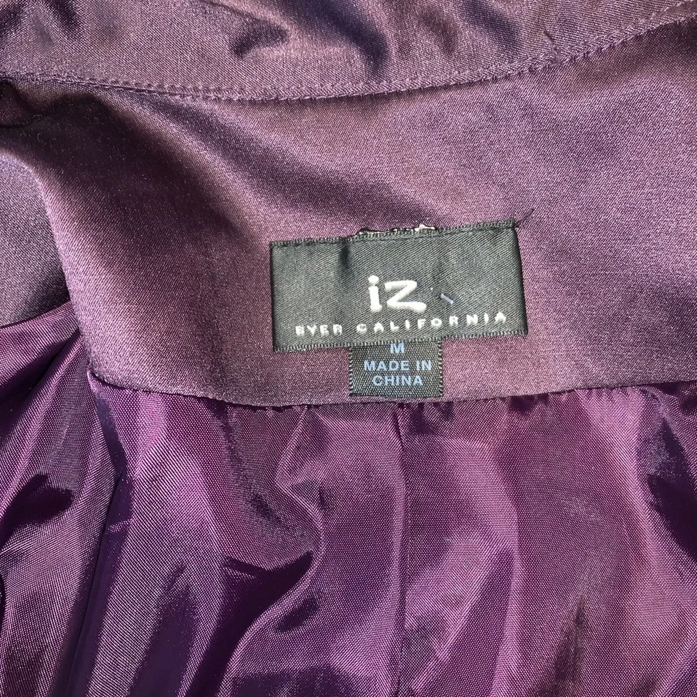 IZ Byer purple satin Women's button up dress Coat size medium Peter Pan collar